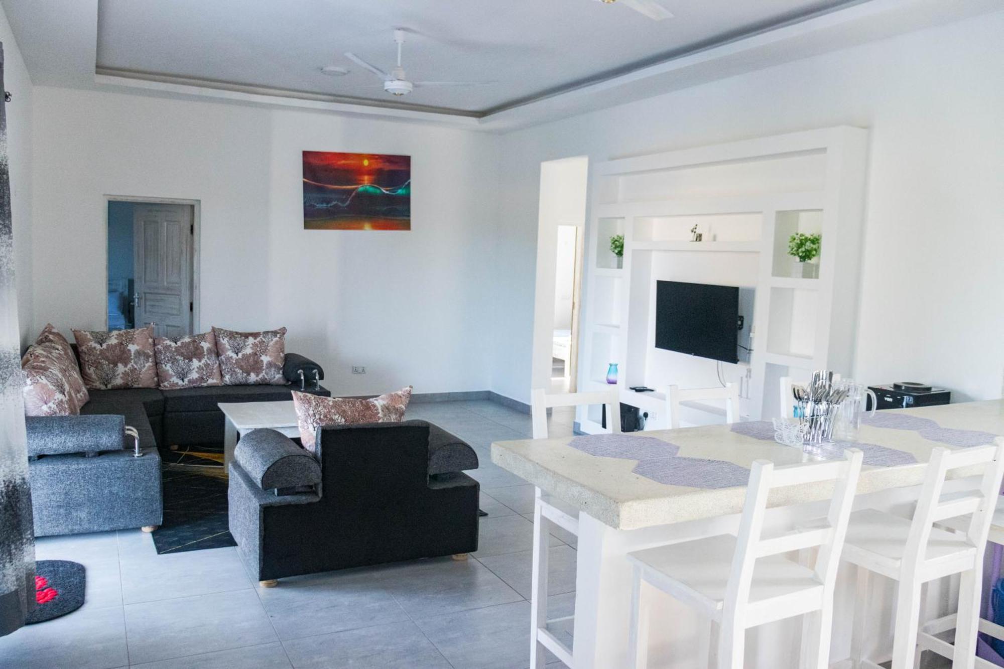 4 U Luxury Bungalows Diani Диани-Бич Экстерьер фото